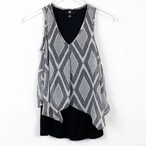 IZ Byer Geo Black White Print Sleeveless Top Size XSmall